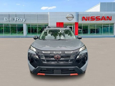 Certified 2025 Nissan Rogue SV AWD/4WD image 2