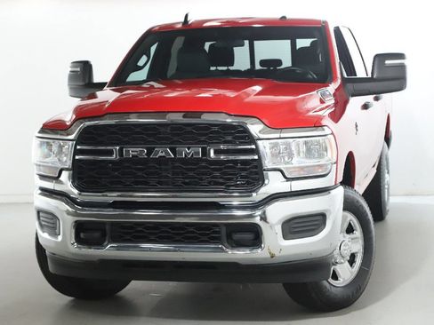 Used 2024 RAM 3500 Tradesman w/ Chrome Appearance Group AWD/4WD image 3