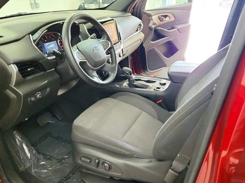 Used 2023 Chevrolet Traverse LT FWD image 14