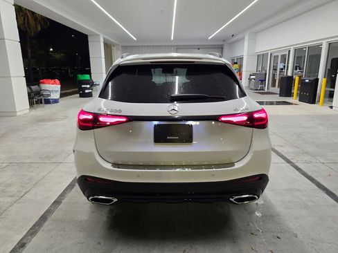 Used 2025 Mercedes-Benz GLC 300 4MATIC w/ AMG Line image 5