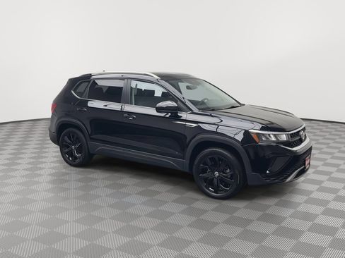 Used 2022 Volkswagen Taos SE image 37