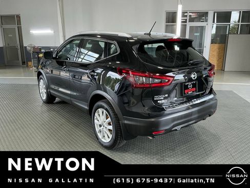 Used 2020 Nissan Rogue Sport SV FWD image 18
