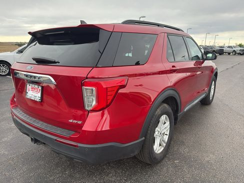 Used 2023 Ford Explorer XLT w/ Class IV Trailer Tow Package AWD/4WD image 22