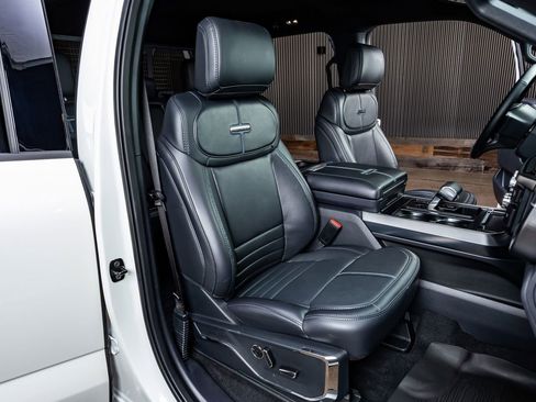 Used 2025 Ford F150 Platinum w/ FX4 Off-Road Package image 31