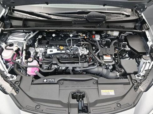 Used 2023 Toyota Prius XLE FWD image 18