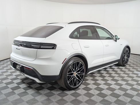 Used 2025 Porsche Macan 4 Electric image 10