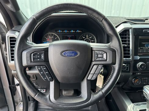 Used 2015 Ford F150 XLT w/ Equipment Group 302A Luxury image 18