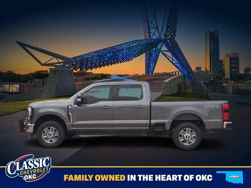 Used 2023 Ford F250 Lariat w/ FX4 Off-Road Package AWD/4WD image 4