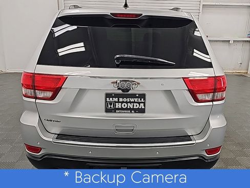 Used 2011 Jeep Grand Cherokee Limited w/ Luxury Group II image 8