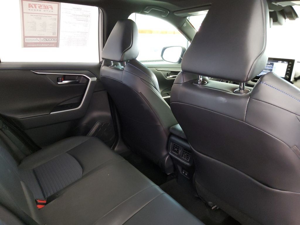 Used 2019 Toyota RAV4 XSE w/ XSE Weather Package AWD/4WD image 17