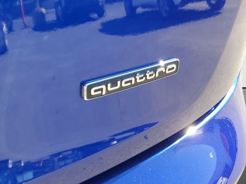 Used 2022 Audi Q5 e Premium w/ Convenience Package image 8