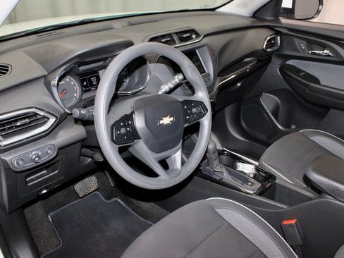 Used 2023 Chevrolet TrailBlazer LT FWD image 25