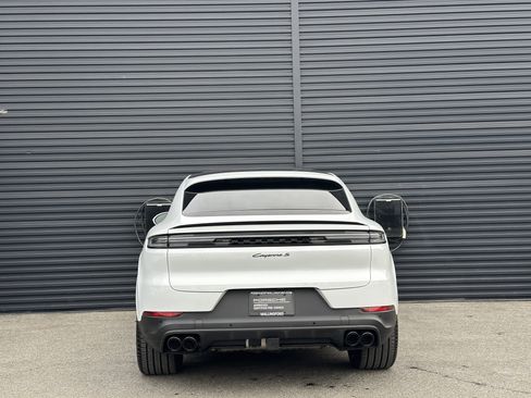 Certified 2025 Porsche Cayenne S image 7