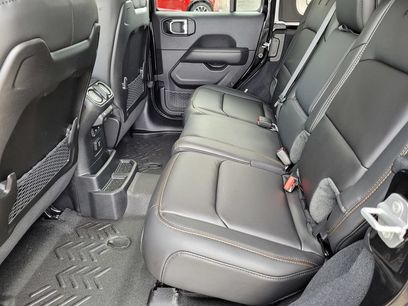 New 2025 Jeep Wrangler Unlimited Rubicon 392