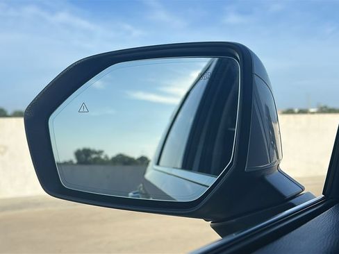 Used 2023 Hyundai Palisade Limited FWD image 19