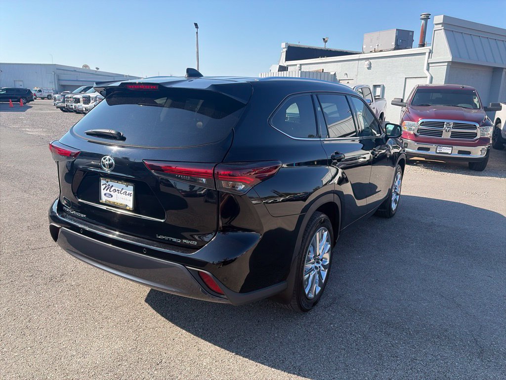 Used 2024 Toyota Highlander Limited AWD/4WD image 6