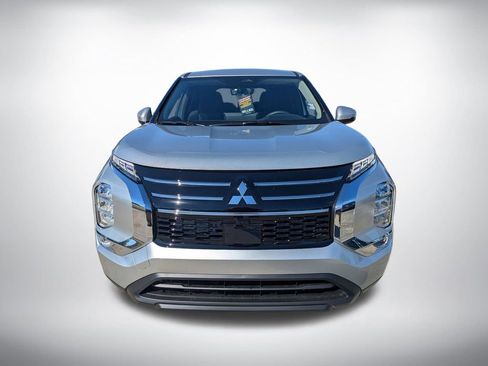 New 2026 Mitsubishi Outlander ES image 8