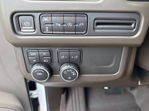 Used 2022 Chevrolet Tahoe LT AWD/4WD image 25