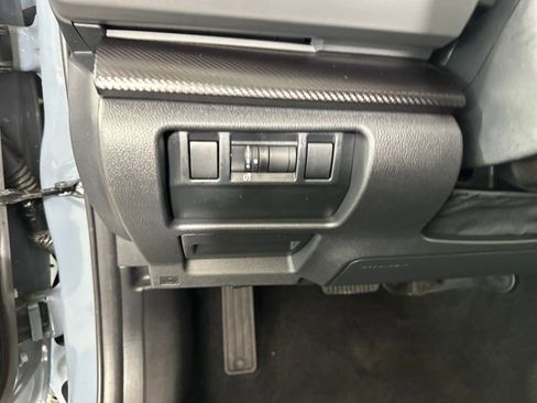 Used 2025 Subaru Crosstrek 2.0i Premium image 19