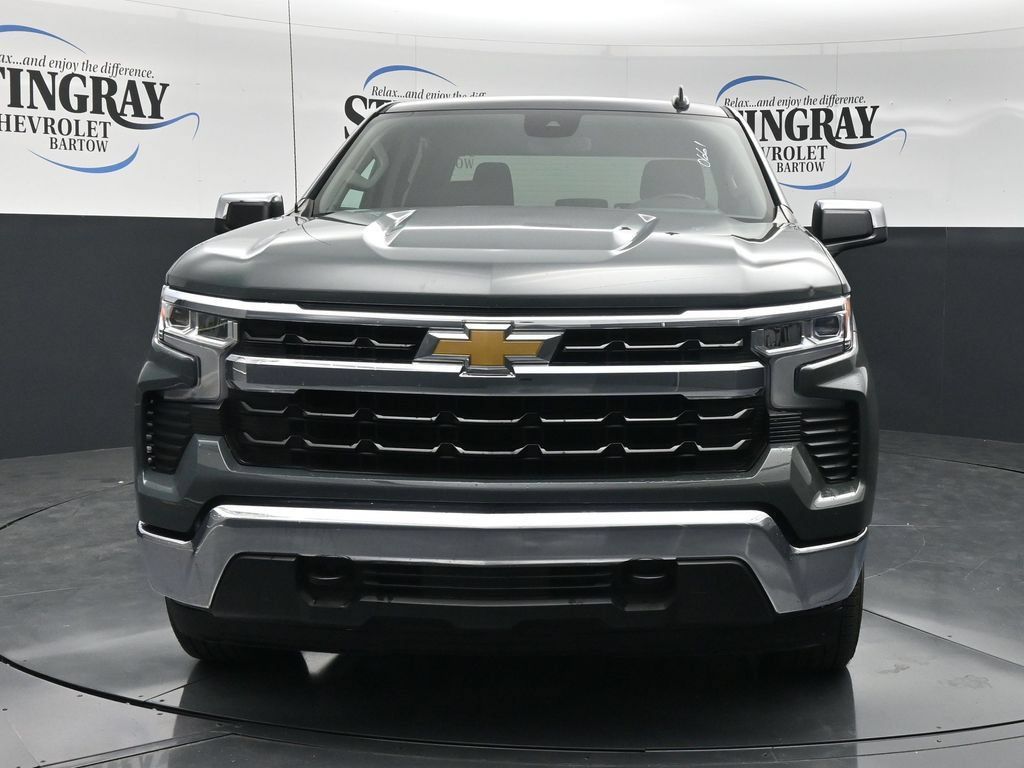 Used 2025 Chevrolet Silverado 1500 LT AWD/4WD image 2