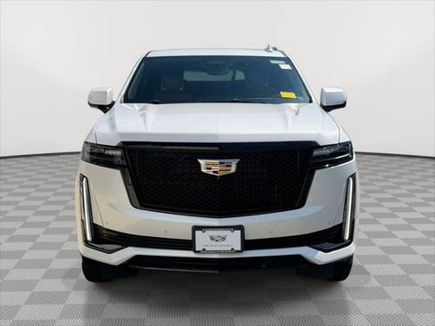 Used 2023 Cadillac Escalade ESV Sport w/ LPO, Illumination Package AWD/4WD image 2