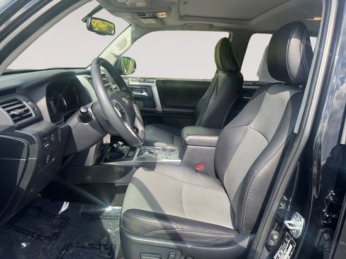 Used 2017 Toyota 4Runner SR5 Premium AWD/4WD image 9