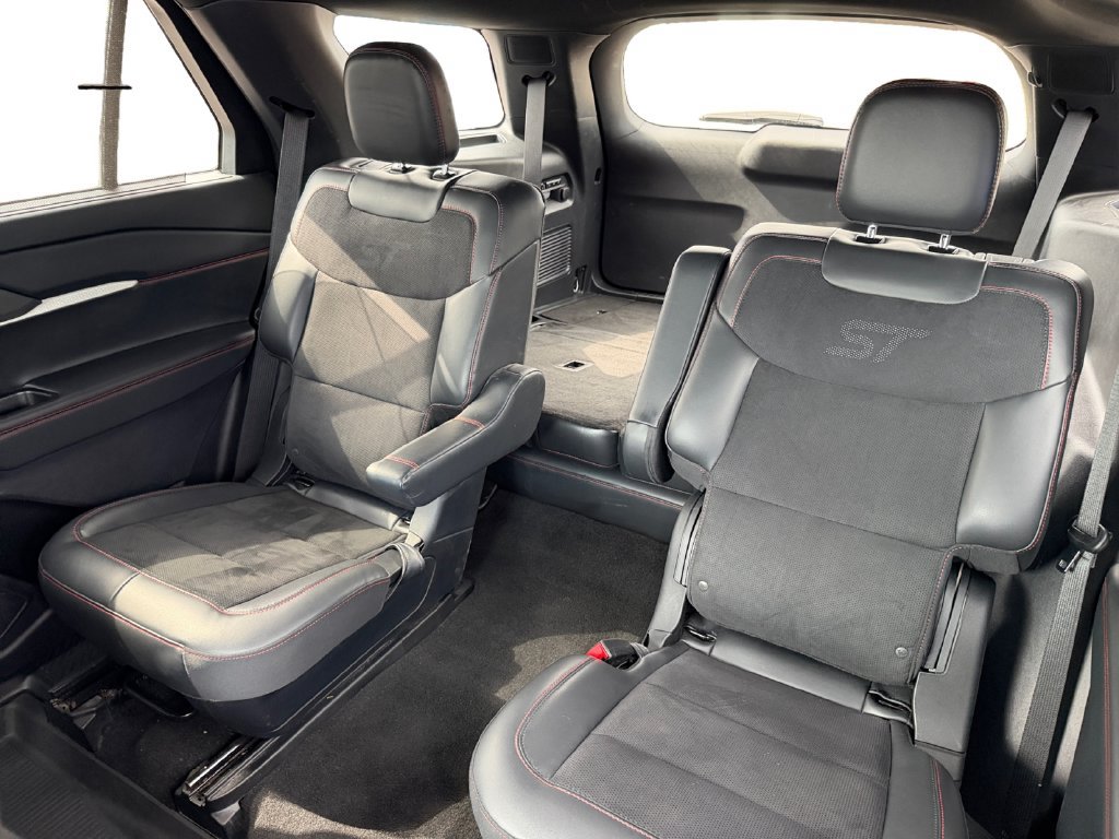 Used 2025 Ford Explorer ST AWD/4WD image 28