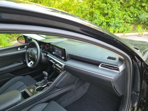 Used 2023 Kia K5 LXS FWD image 10