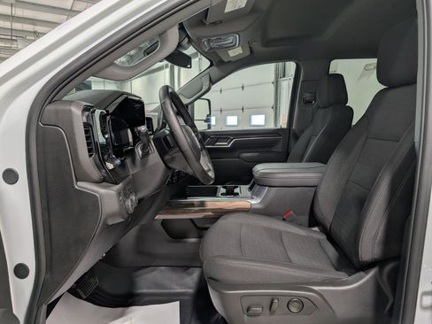 Used 2025 Chevrolet Silverado 2500 LT image 15