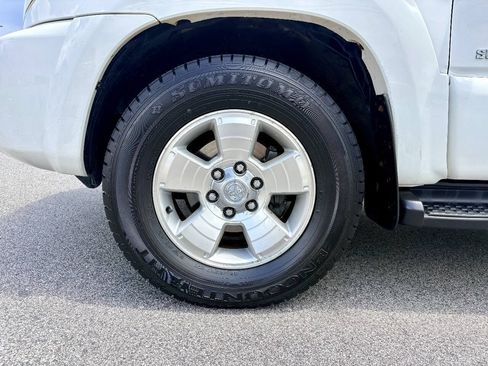 Used 2007 Toyota 4Runner SR5 AWD/4WD image 38