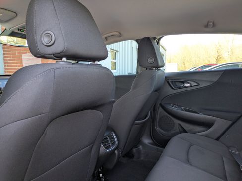 Used 2024 Chevrolet Malibu LT image 9