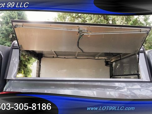 Used 2021 Nissan Titan SV w/ SV Convenience Package image 4