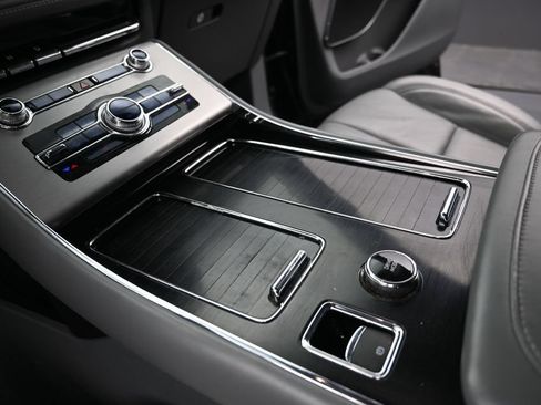 Used 2020 Lincoln Aviator Reserve AWD/4WD image 11