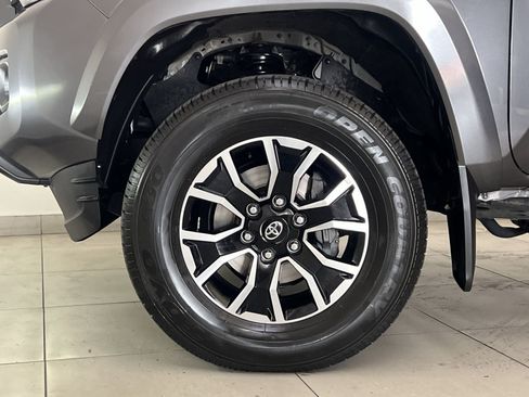 Used 2023 Toyota Tacoma TRD Sport AWD/4WD image 11