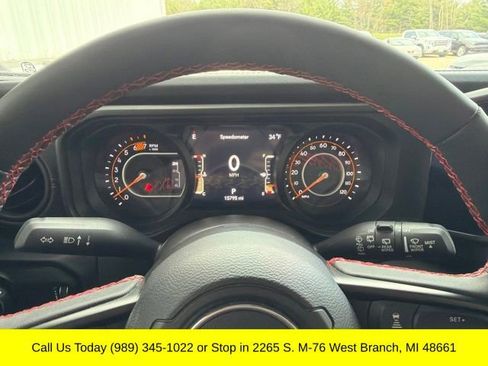 Used 2024 Jeep Wrangler Unlimited Rubicon w/ Technology Group AWD/4WD image 15