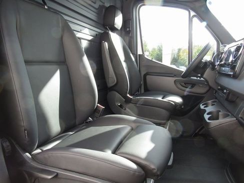 New 2025 Mercedes-Benz Sprinter 2500 image 17