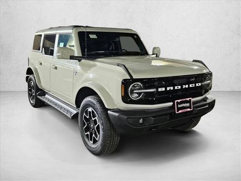 New 2025 Ford Bronco Outer Banks image 7