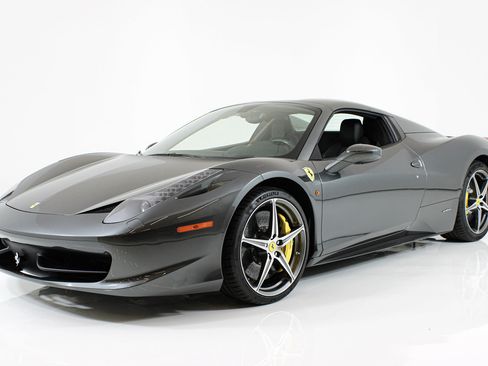 Certified 2013 Ferrari 458 Spider RWD image 3