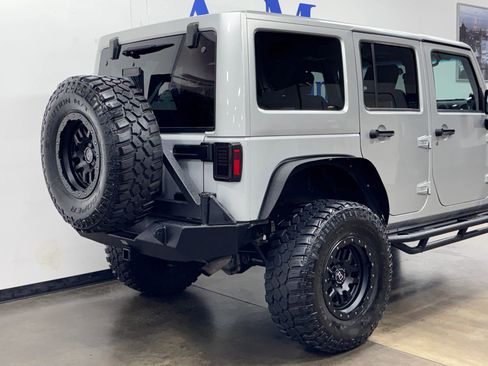 Used 2007 Jeep Wrangler Unlimited Sahara w/ Trailer Tow Group AWD/4WD image 26