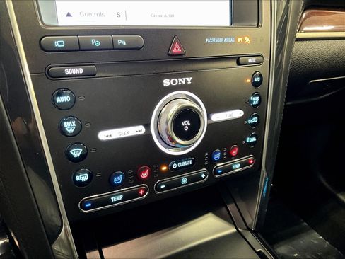 Used 2019 Ford Explorer Platinum AWD/4WD image 15