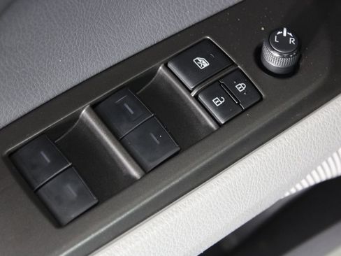 Used 2023 Toyota Camry SE FWD image 22