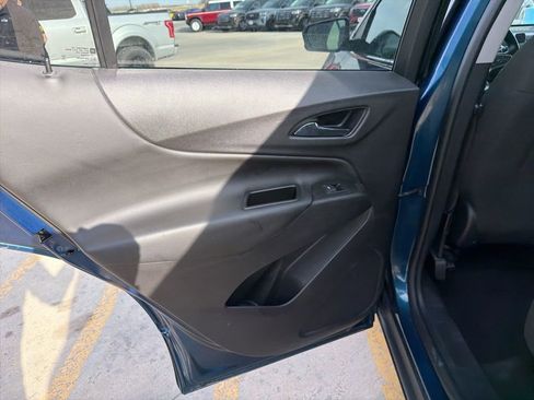 Used 2021 Chevrolet Equinox LT image 18