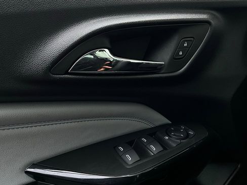 Used 2025 Chevrolet Trax LT image 19