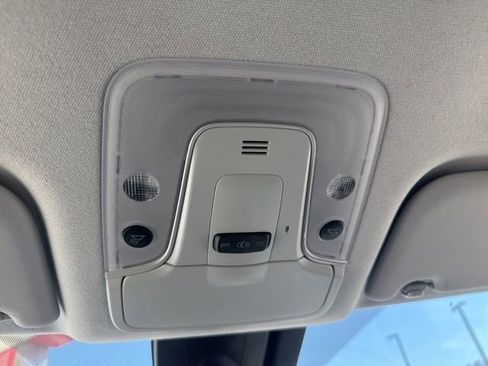 Used 2018 Toyota Prius Prime Premium image 22