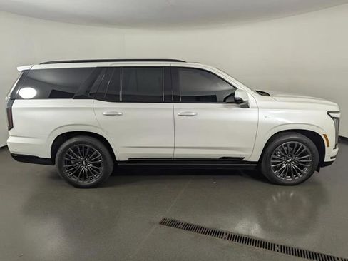 Used 2025 Cadillac Escalade Sport Platinum image 8