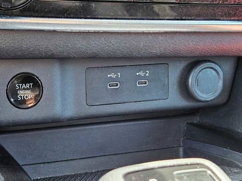 Used 2024 Nissan Rogue S FWD image 29