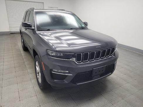 Used 2022 Jeep Grand Cherokee Limited image 13
