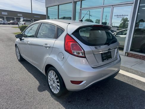 Used 2016 Ford Fiesta Titanium FWD image 2