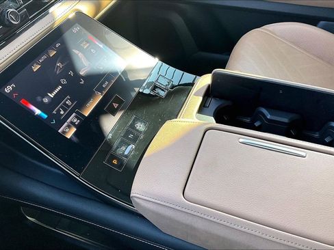 Certified 2025 INFINITI QX80 Luxe image 18