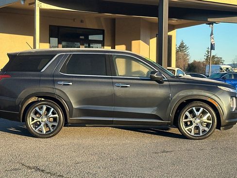 Used 2020 Hyundai Palisade SEL w/ Premium Package image 3